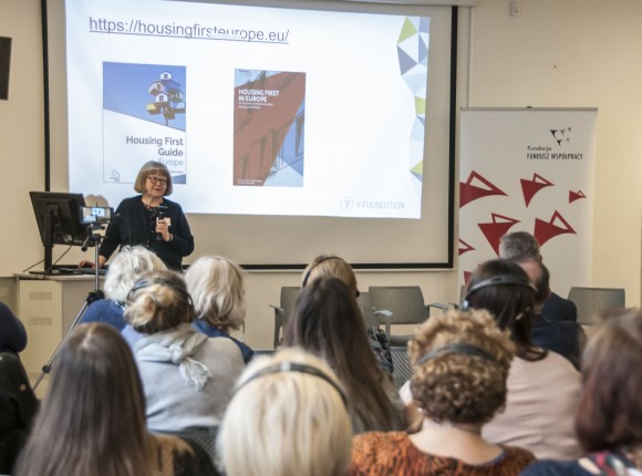 Fiński sposób na bezdomność – Seminarium inaugurujące projekt „Najpierw Mieszkanie